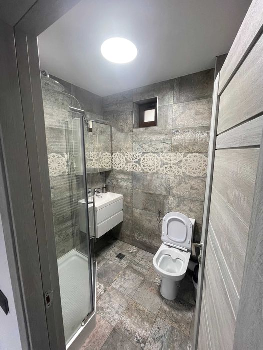 Inchiriez apartament 2 camere in curte privata militari