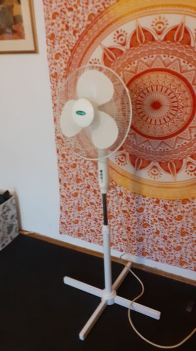 Ventilator cu picior și baleiaj