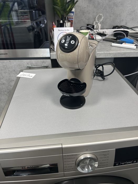 Нова Kaфемашина с капсули DolceGusto Genio цвят cappucino