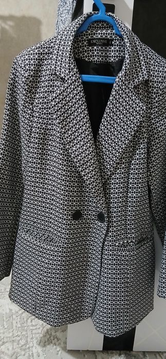 Ayollar va qizlar kostyumi