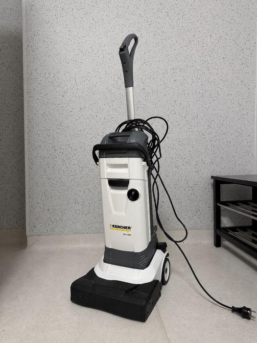 Masina de soalat pardoseli Karcher BR 4300