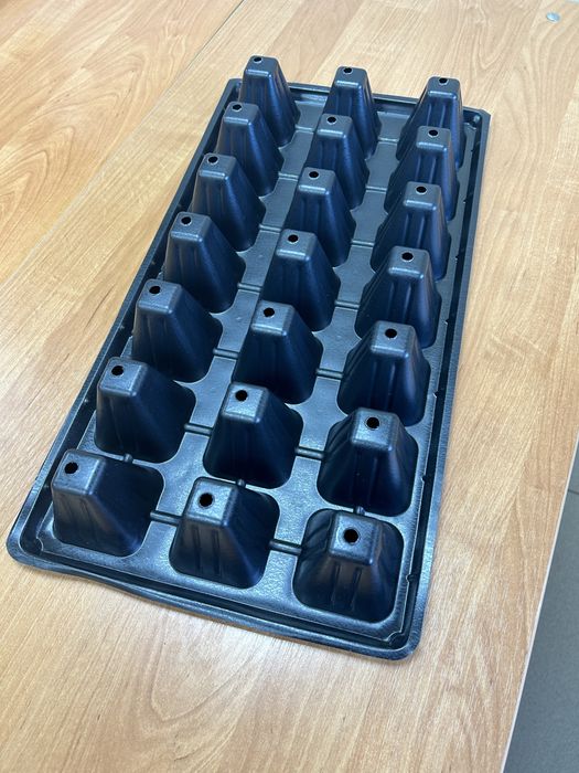 Кассеты и стаканы для рассады