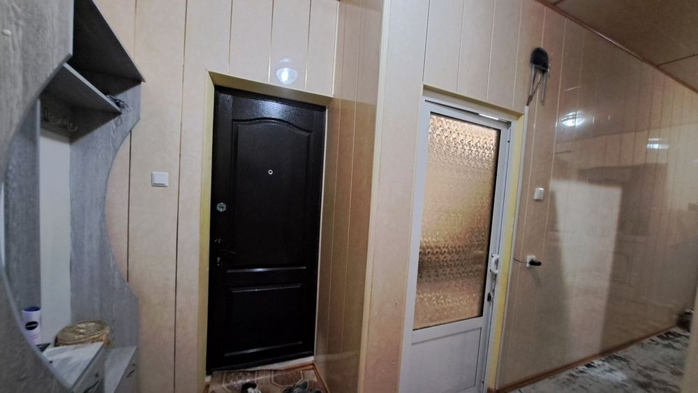 Чирчик аренда 2 ком квартира в 10 мкр 2 этаж