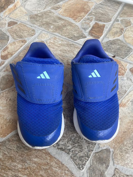 Детски маратонки Адидас!