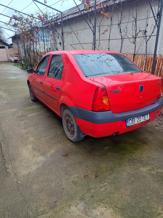 Vând Dacia Logan