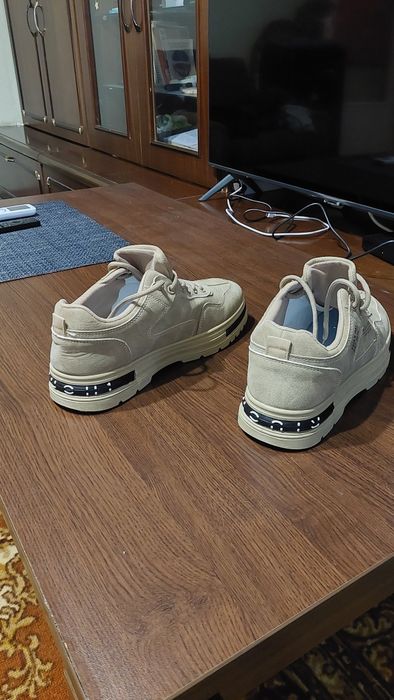 Чисто нови Обувки