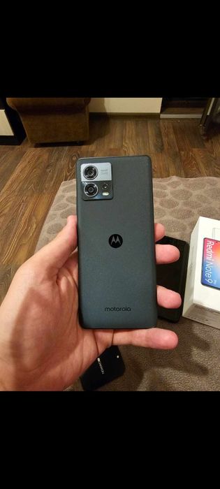 Продавам телефон Моторола