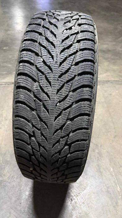 продам шины 235 55 R19 Ikon autograph