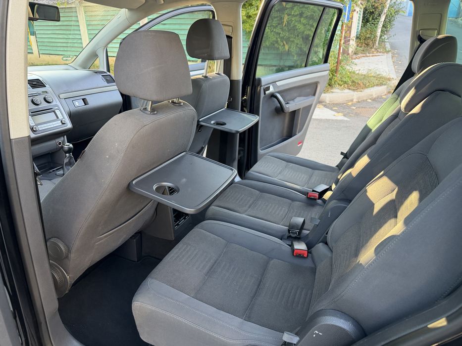 Vând volkswagen touran