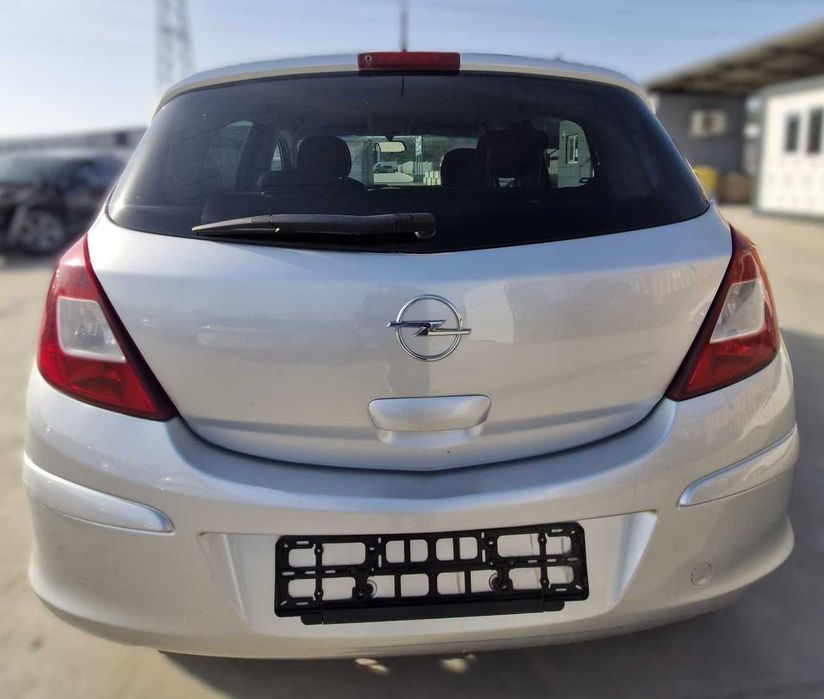 Dezmembrez Opel Corsa D 1.3D 75 CP cod motor Z13DTJ 5+1 trepte E 4 2010