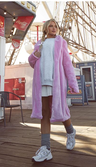 Розово  пухкаво палтенце