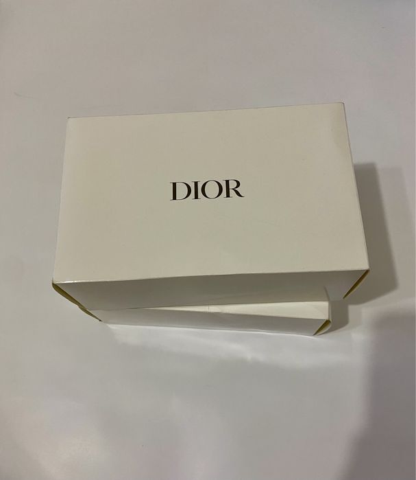Косметичка Dior белая