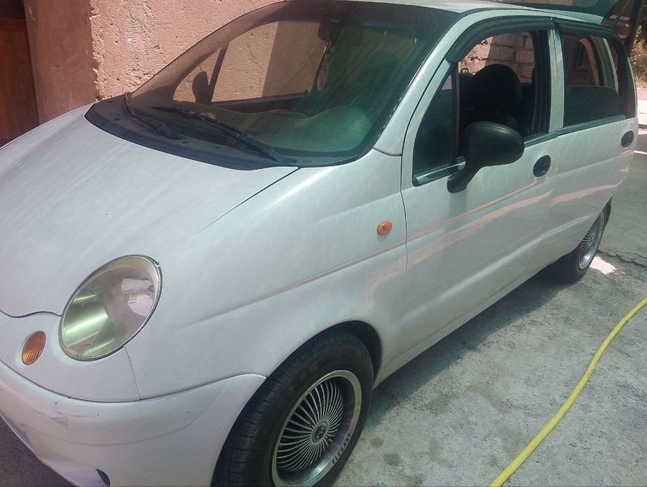 Aftomobil matiz oq