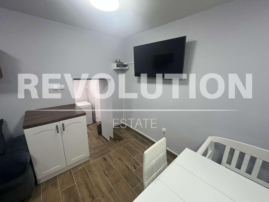 Дава се под наем Двустаен апартамент в Варна, Център - 38 кв.м за 350 € - Снимка #3