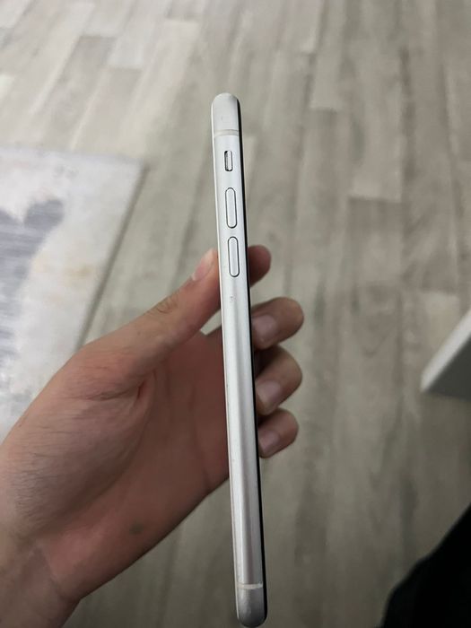 Iphone 11 продам белый торг есть