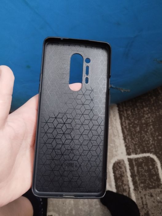 Чехол на телефон