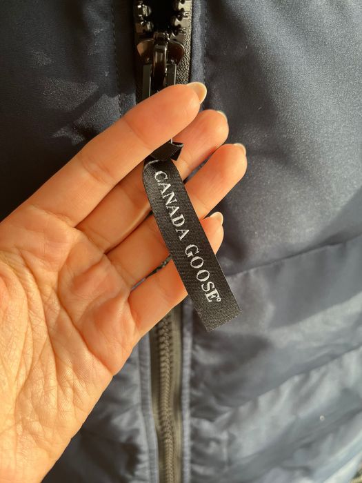 Продается женская куртка Canada Goose