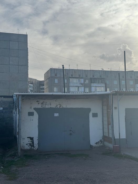 Гараж на голубых прудах