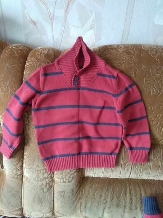 Свитера и кофты    .