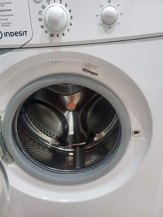 Продам машинку автомат Индезит
