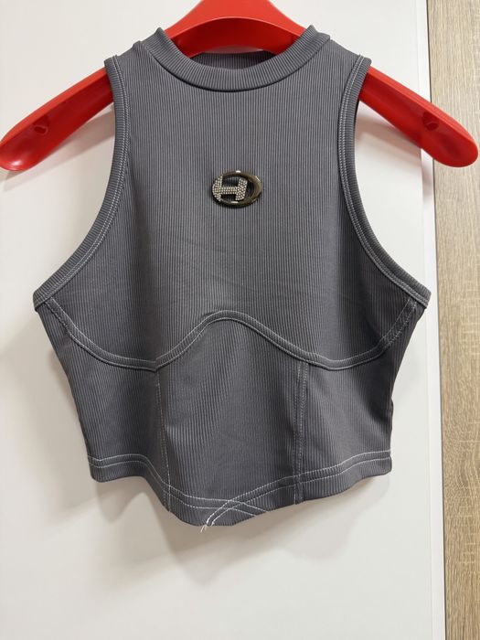 Продавам тениски в много добро състояние ,нови или носени само веднъж