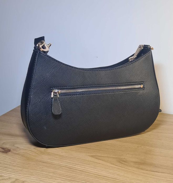 Черна чанта Guess