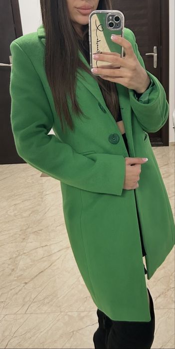 Дамско палто в зелен цвят