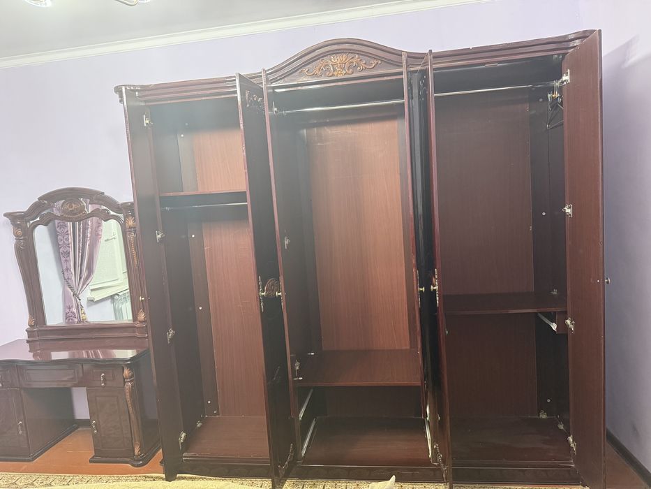 Спальный гарнитур