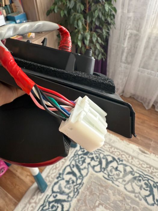 Правое зеркало рав 4