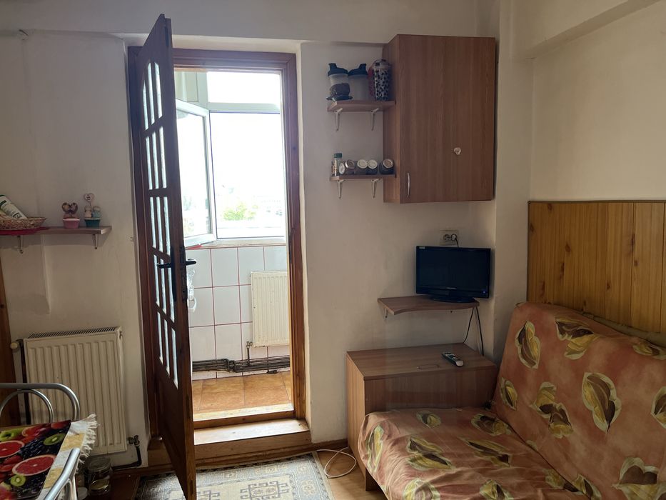 Lapus, bloc 1984, 3 balcoane termopan, centrala termica, AC