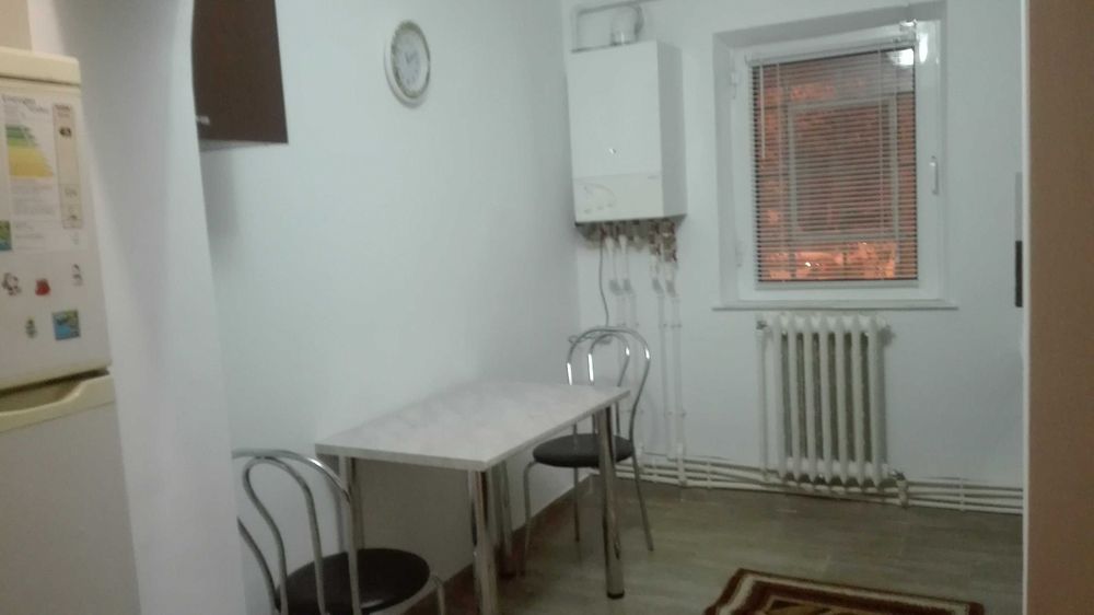 De închiriat apartament cu două camere
