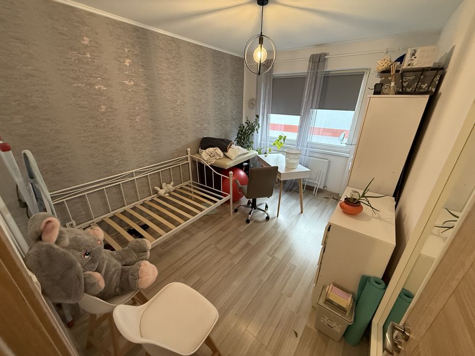 Ofer spre vanzare Apartament 3 camere in asociatie