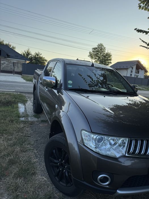 Mitsubishi L 200 an 2012