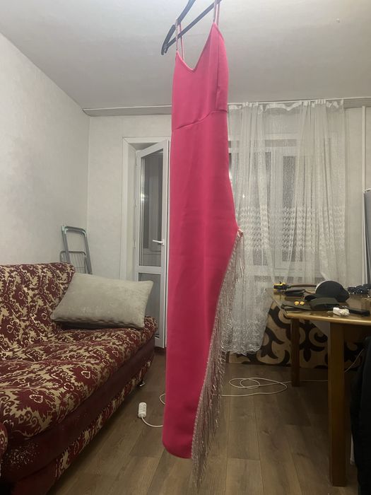 Платье есть ещё свадебное