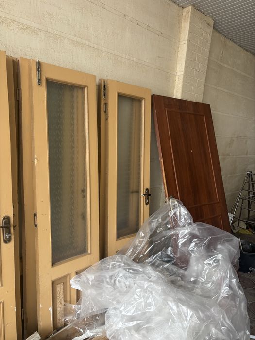 Двери б/у деревянные