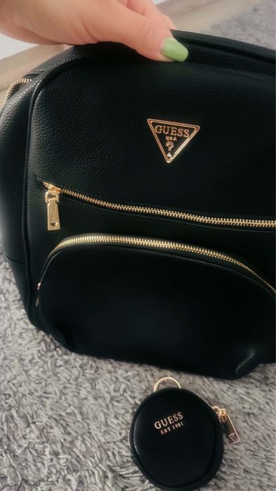 Дамска раница GUESS
