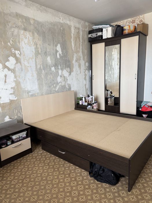 Продам спальный гарнитур