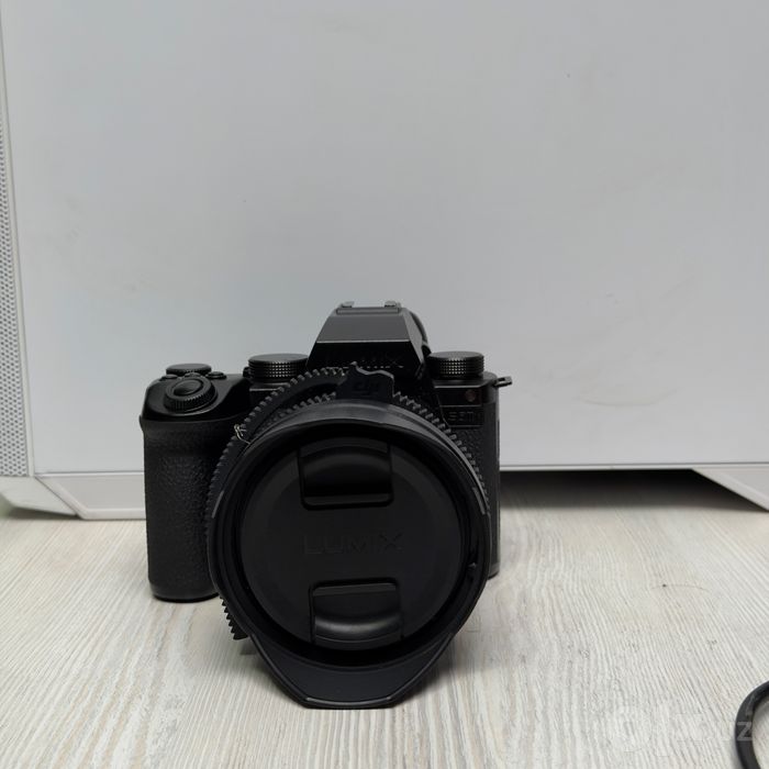Panasonic LUMIX S5 IIX Mirrorless Camera with 20-60mm Lens