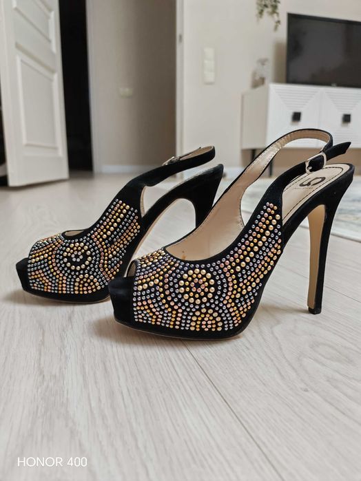 Продам женскую обувь