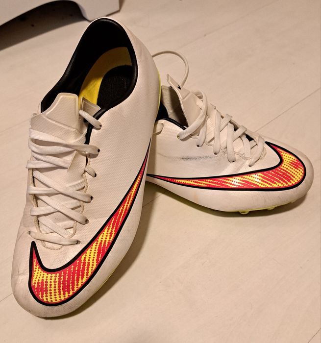 Детски бутонки NIKE 37.5 номер