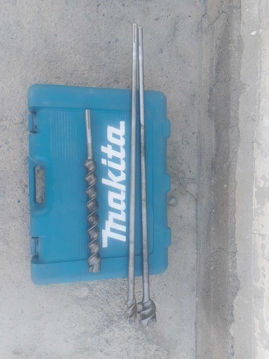 Перфоратор Makita 4001 + 3 бура