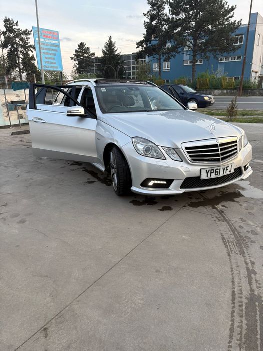 Dezmembrez mercedes w212