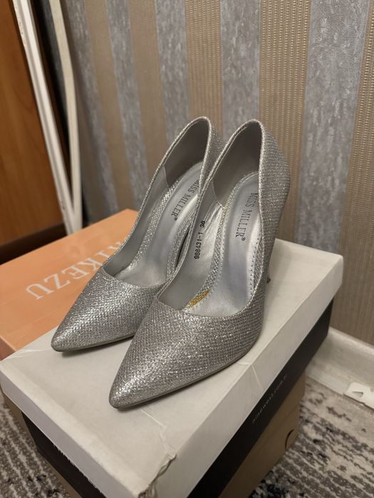 Блестящие туфли