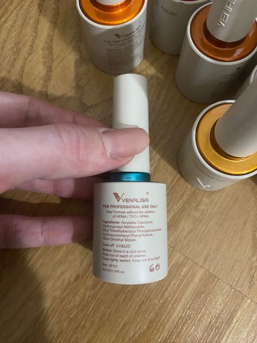 Vând 3 seturi de oje semipermanate venalisa