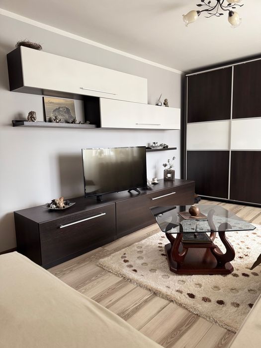 Inchiriere apartament zona Stefan Cel Mare