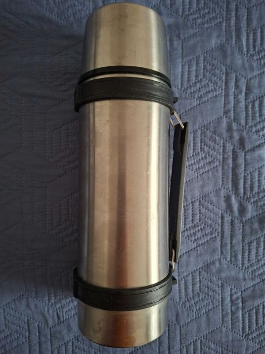 Termos gri foarte mare