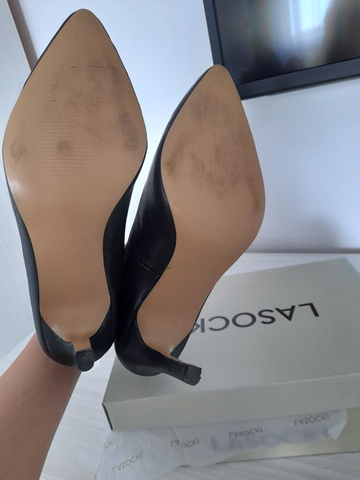 Pantofi din piele naturala