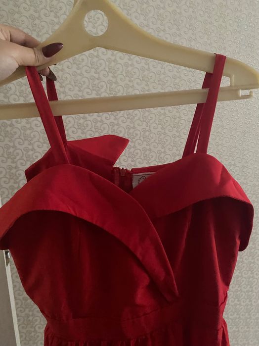 Продам красное вечернее платье