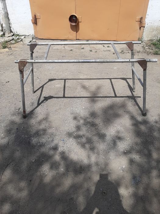 Продам столик складной, рубильник, кабели