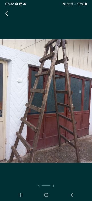 Scara mare in 2 parti lemn.
